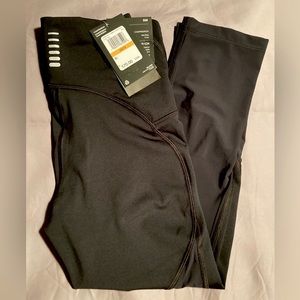 🔥🔥NWT Under Armour Fly Fast compression HEATGEAR mid rise crop Black